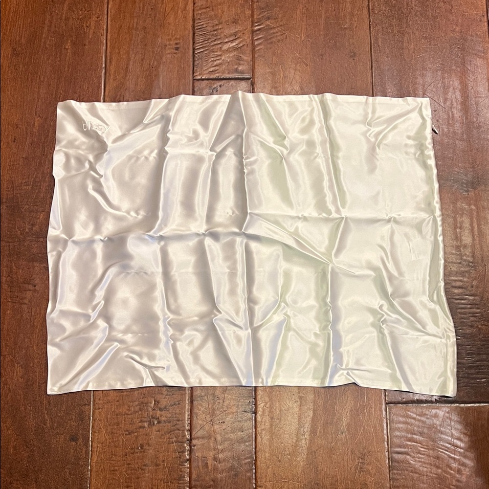 Silky White Bedding Sheet